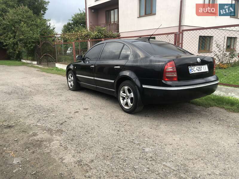 Лифтбек Skoda Superb 2005 в Лапаевке