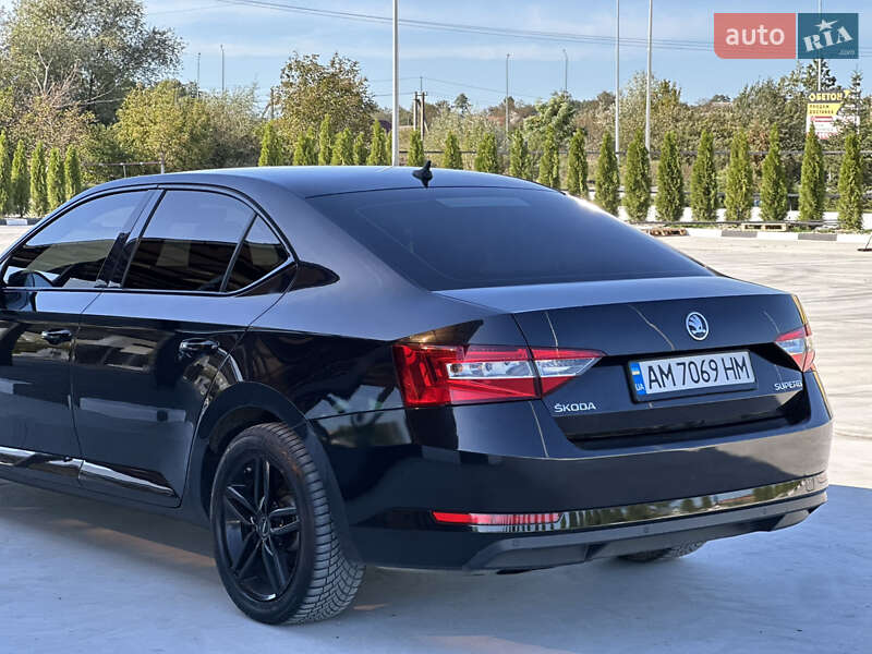 Лифтбек Skoda Superb 2018 в Звягеле