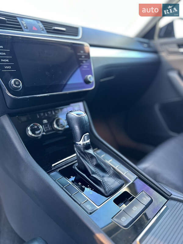 Лифтбек Skoda Superb 2018 в Звягеле