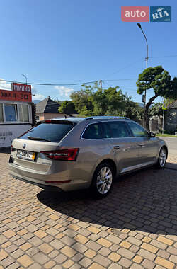 Универсал Skoda Superb 2016 в 