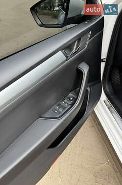 Лифтбек Skoda Superb 2015 в 