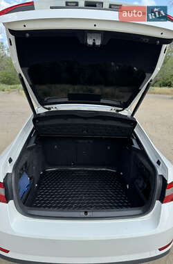 Лифтбек Skoda Superb 2015 в 