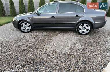 Лифтбек Skoda Superb 2005 в 