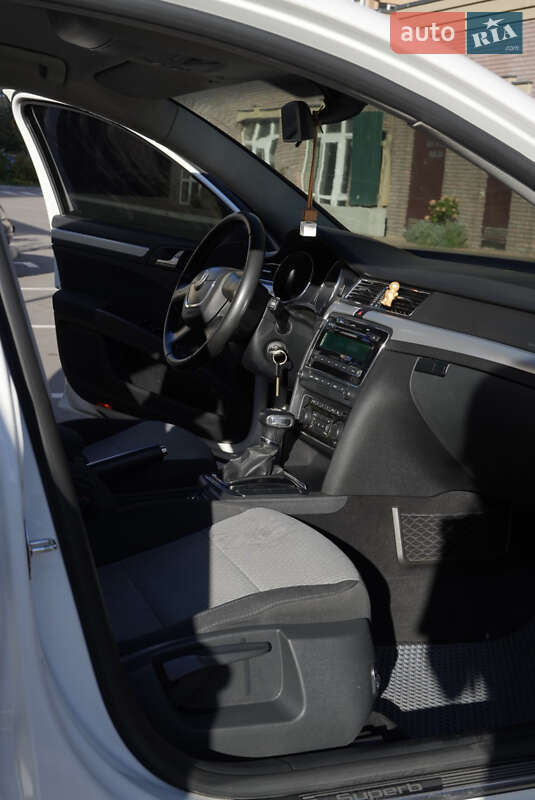 Лифтбек Skoda Superb 2010 в Софиевской Борщаговке фото 13 Лифтбек Skoda Superb 2010 в Софиевской Борщаговке