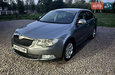 Лифтбек Skoda Superb 2012 в Львове