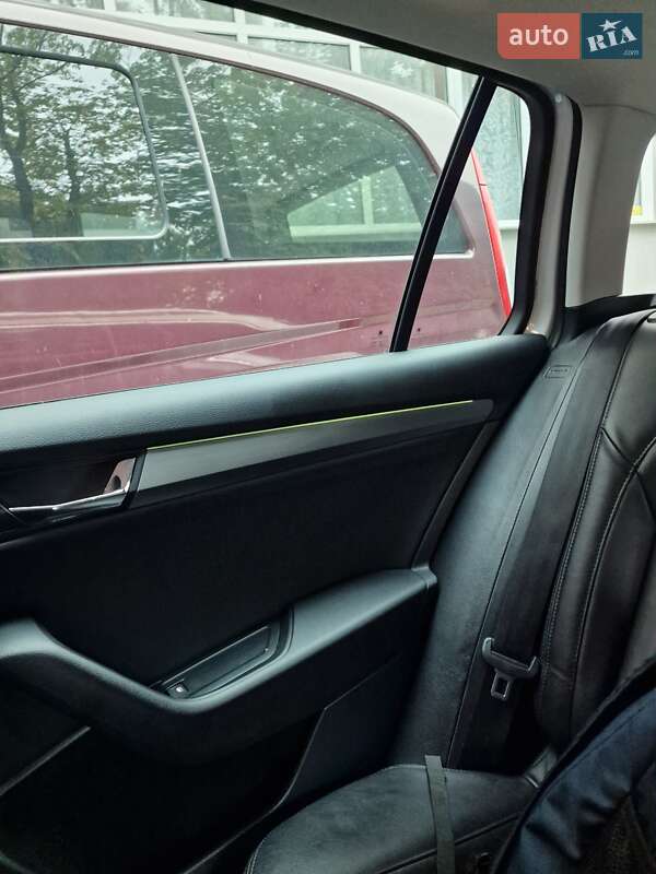 Универсал Skoda Superb 2017 в Львове фото 93 Универсал Skoda Superb 2017 в Львове