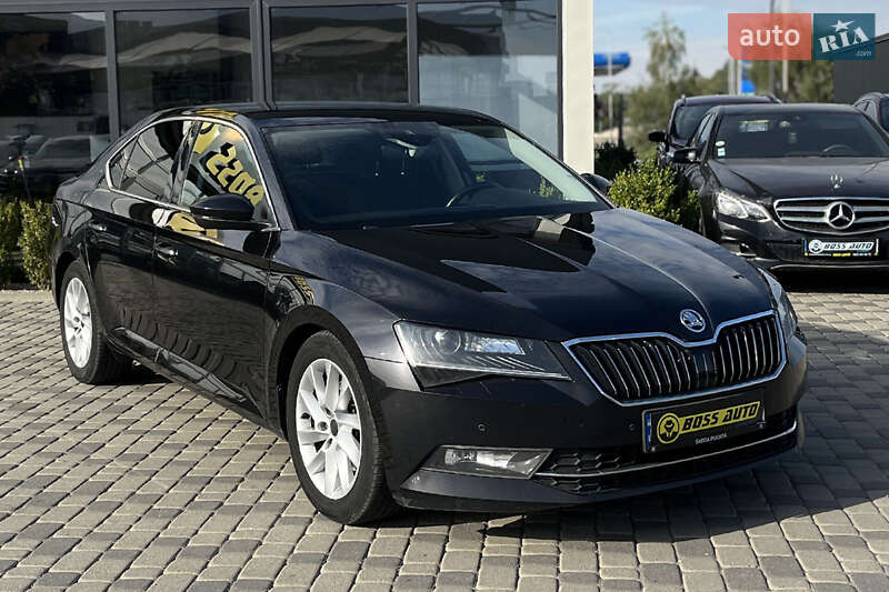 Лифтбек Skoda Superb 2019 в 