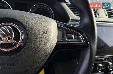 Лифтбек Skoda Superb 2019 в 