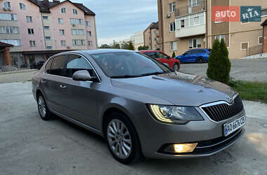Лифтбек Skoda Superb 2013 в 