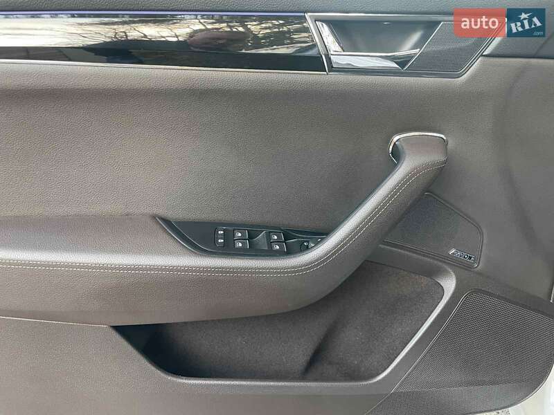 Лифтбек Skoda Superb 2020 в Пустомытах