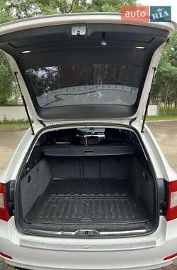 Универсал Skoda Superb 2011 в Вараше