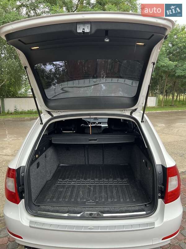 Универсал Skoda Superb 2011 в 