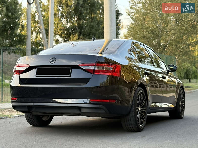 Лифтбек Skoda Superb 2016 в Днепре