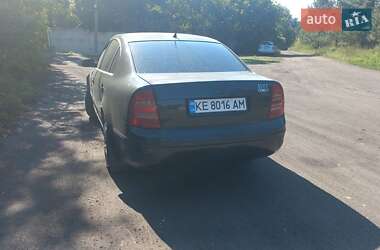 Лифтбек Skoda Superb 2002 в 