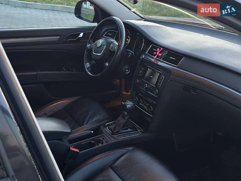Универсал Skoda Superb 2012 в Ровно