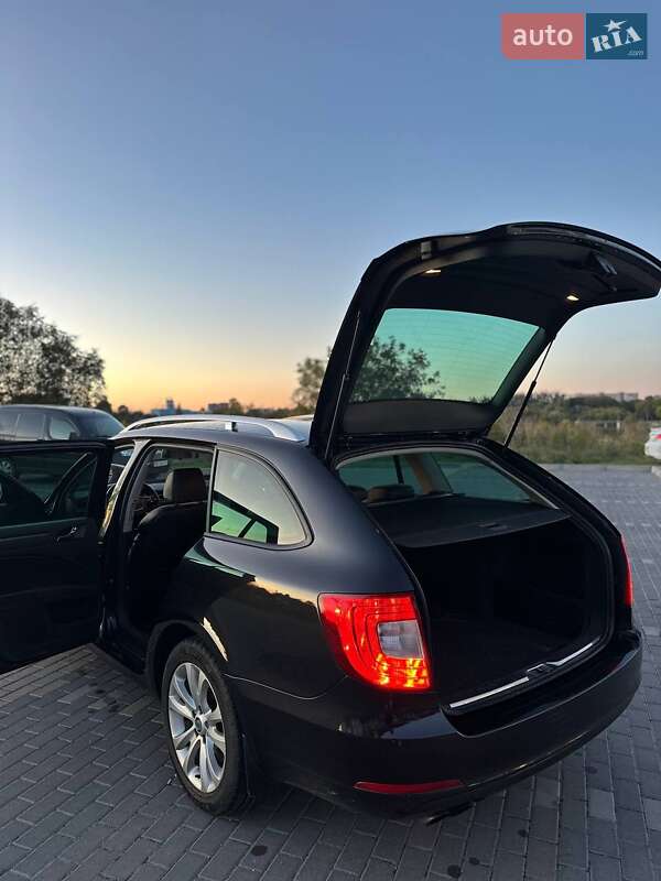 Универсал Skoda Superb 2012 в Ровно