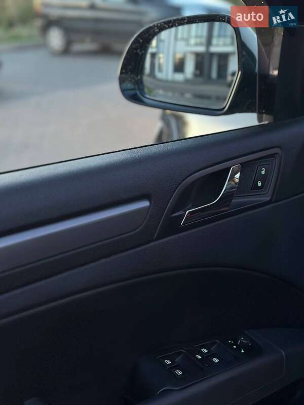 Универсал Skoda Superb 2012 в Ровно