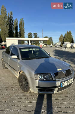 Лифтбек Skoda Superb 2003 в 