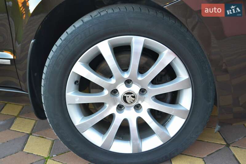 Универсал Skoda Superb 2014 в Сарнах