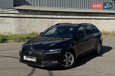 Лифтбек Skoda Superb 2017 в 