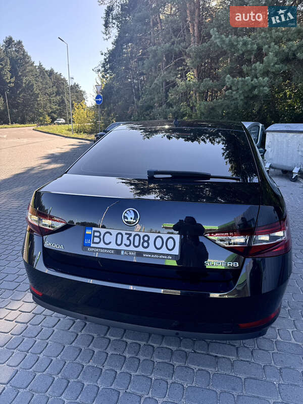 Лифтбек Skoda Superb 2017 в Бродах