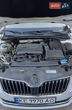 Лифтбек Skoda Superb 2016 в 