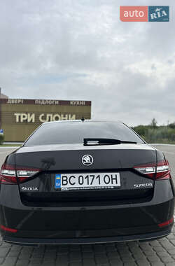 Лифтбек Skoda Superb 2017 в 