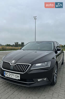 Лифтбек Skoda Superb 2017 в 