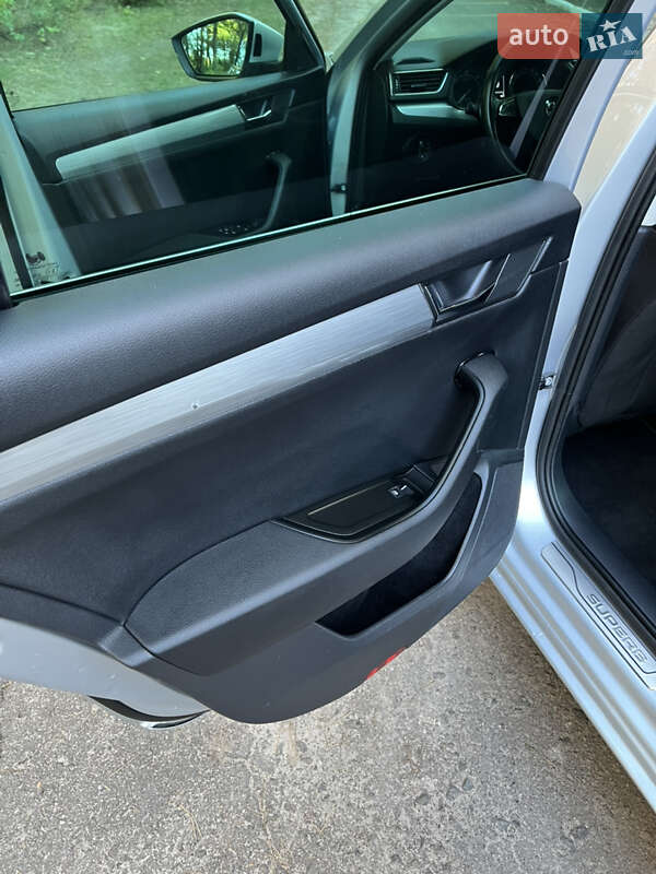 Универсал Skoda Superb 2019 в Дубно