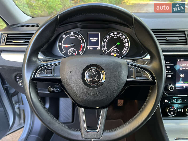 Универсал Skoda Superb 2019 в Дубно