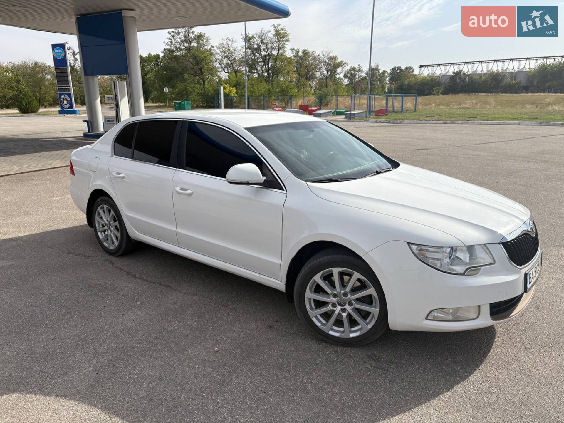 2012 Skoda Superb - мініатюра 2