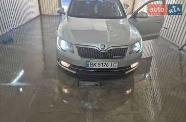 Универсал Skoda Superb 2014 в 