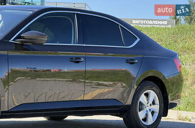 Лифтбек Skoda Superb 2019 в 