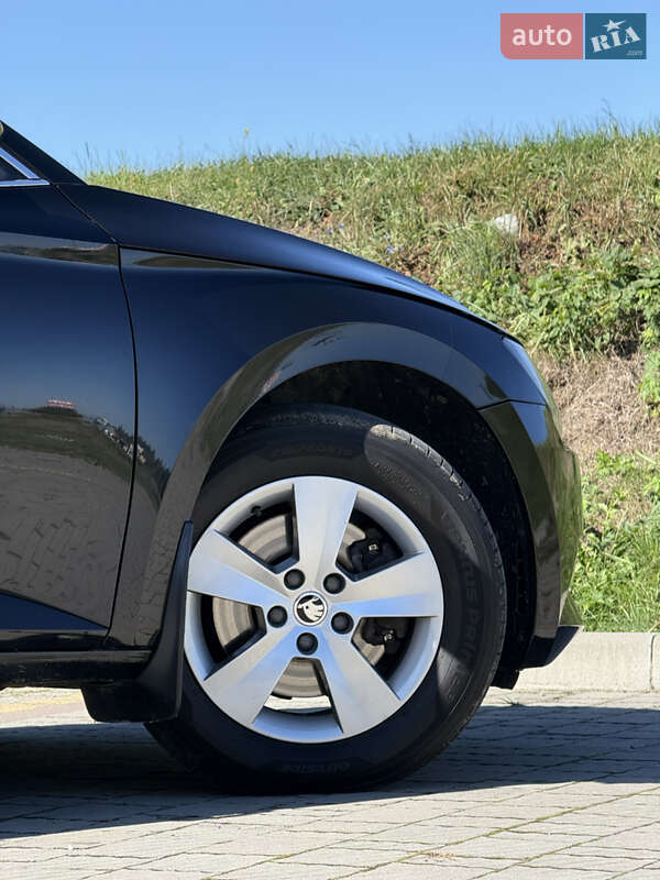 Лифтбек Skoda Superb 2019 в Стрые