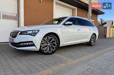 Универсал Skoda Superb 2021 в 
