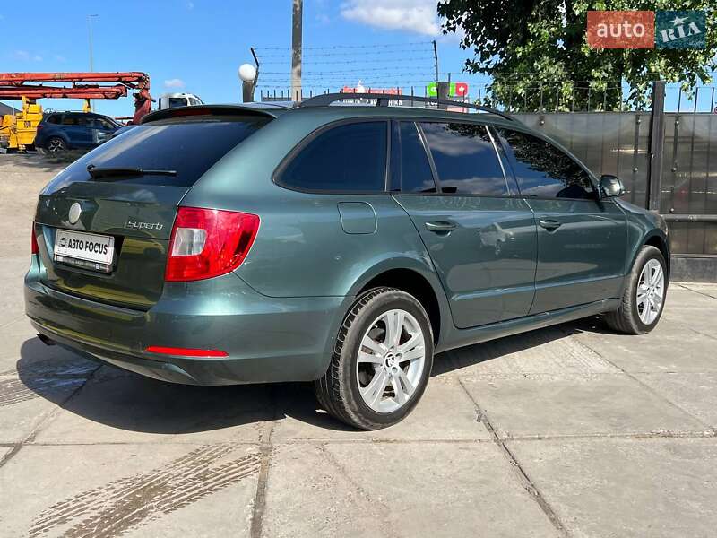Универсал Skoda Superb 2011 в Киеве