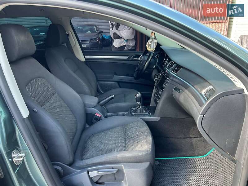 Универсал Skoda Superb 2011 в Киеве