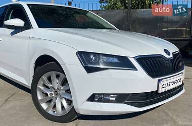 Лифтбек Skoda Superb 2019 в 
