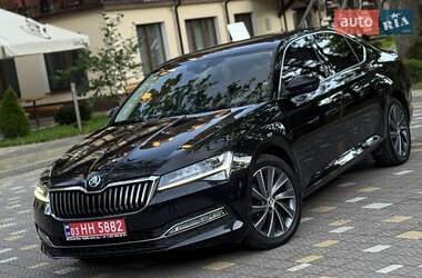 Лифтбек Skoda Superb 2021 в 
