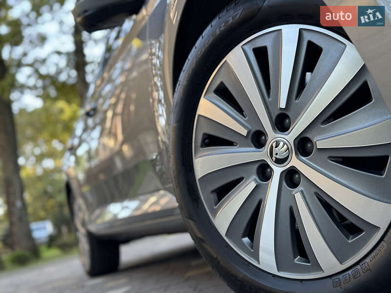 Лифтбек Skoda Superb 2021 в Трускавце