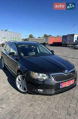 Універсал Skoda Superb 2014 в Луцьку
