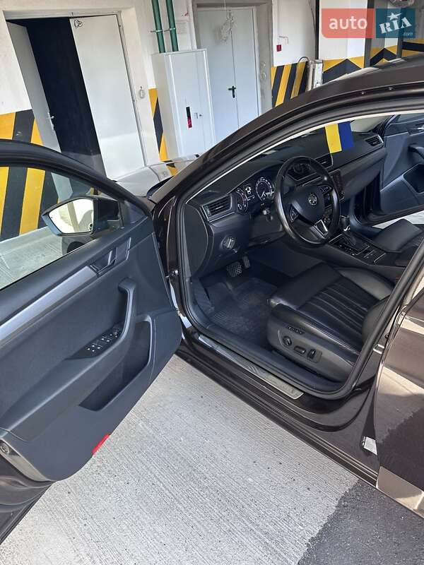 Лифтбек Skoda Superb 2018 в Киеве