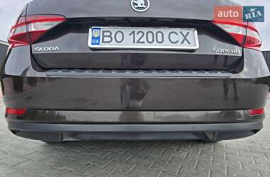 Лифтбек Skoda Superb 2016 в 