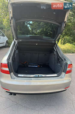 Лифтбек Skoda Superb 2013 в 