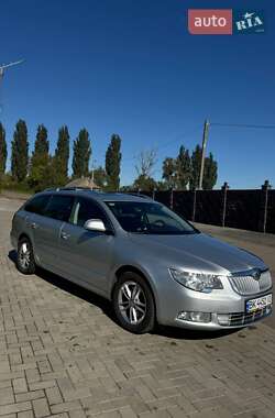 Универсал Skoda Superb 2012 в 