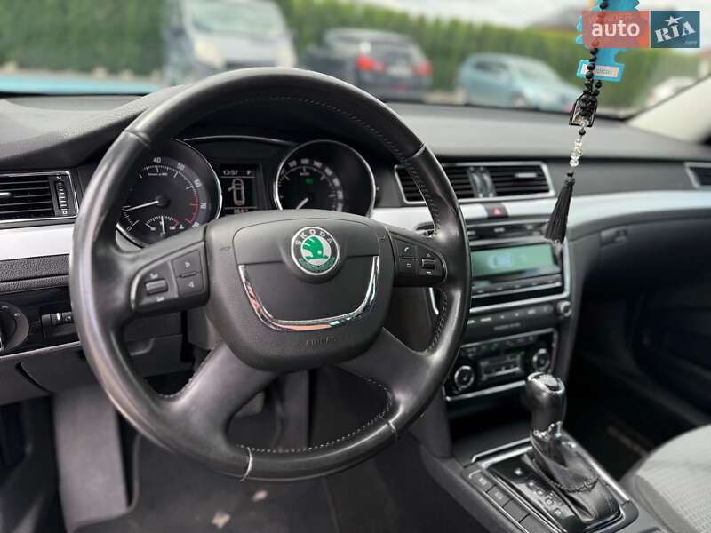 Универсал Skoda Superb 2013 в Луцке