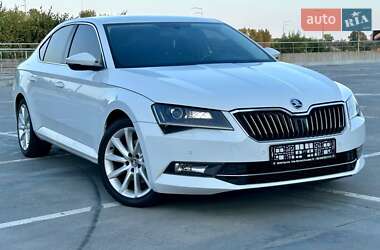 Лифтбек Skoda Superb 2015 в 