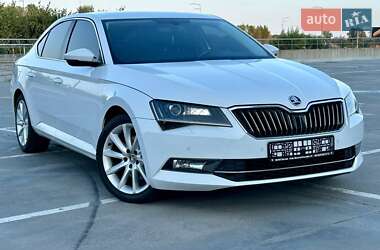 Лифтбек Skoda Superb 2015 в 