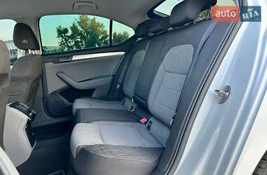 Лифтбек Skoda Superb 2015 в 