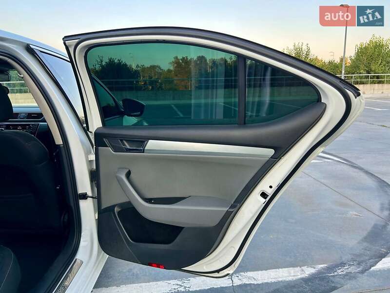Лифтбек Skoda Superb 2015 в Киеве фото 30 Лифтбек Skoda Superb 2015 в Киеве